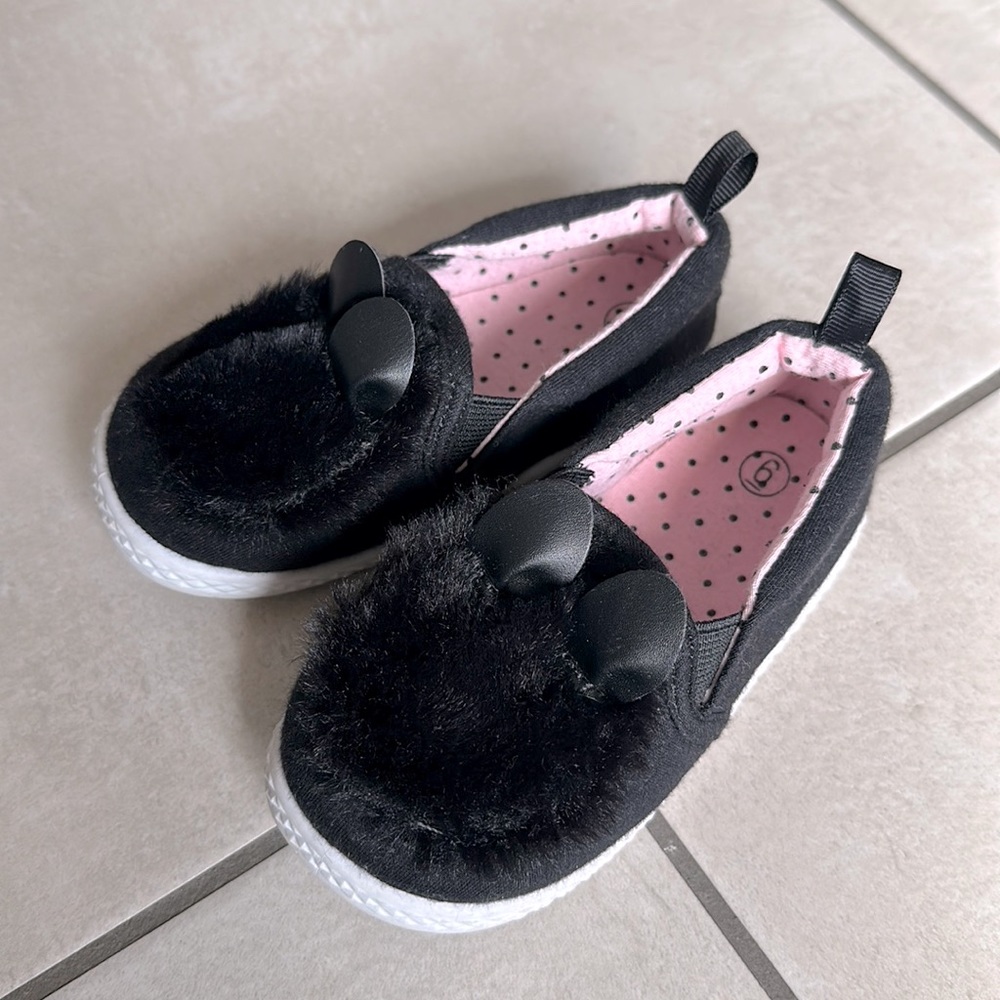 Toddler/baby Girls Black Cat Shoes Size 4